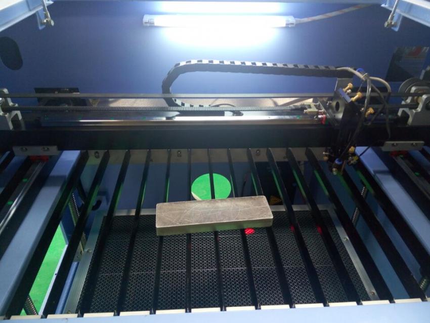 SF640 LASER CUTTING MACHINE 4.jpg